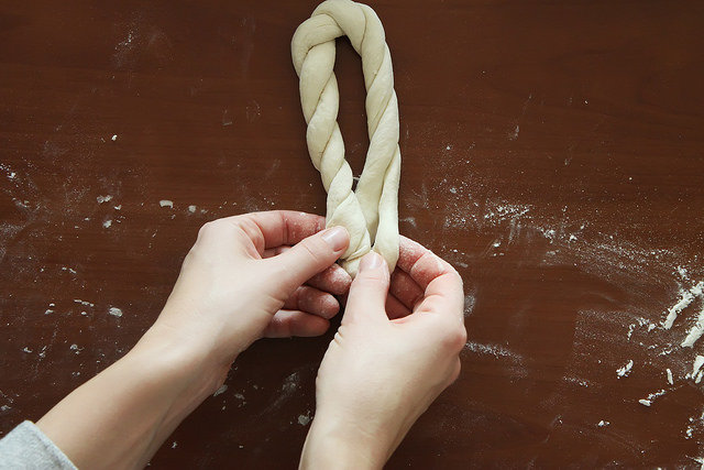Simit Sesame Bread Ring by Olga Irez of Delicious Istanbul