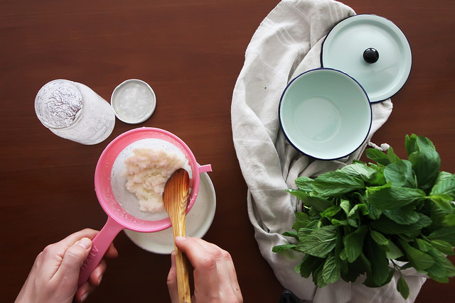 Making kefir by Olga Irez of Delicious Istanbul