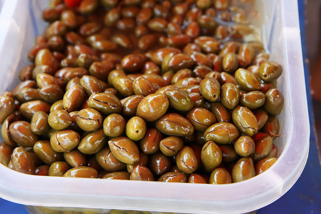 Olives at Alacati Market by Olga Irez of Delicious Istanbul 