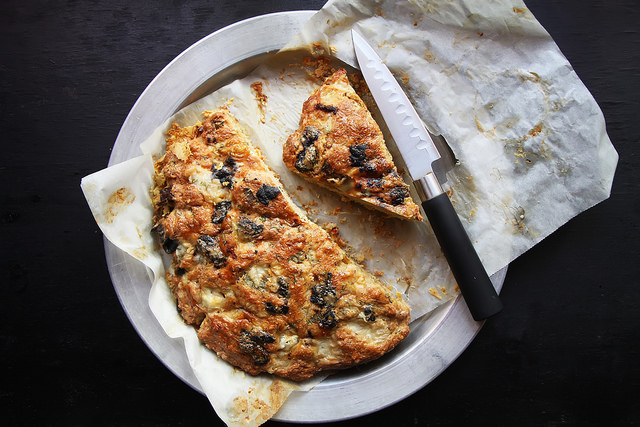 ]Whole Wheat Scone With Feta, Olives and Sun-Dried Tomatoes